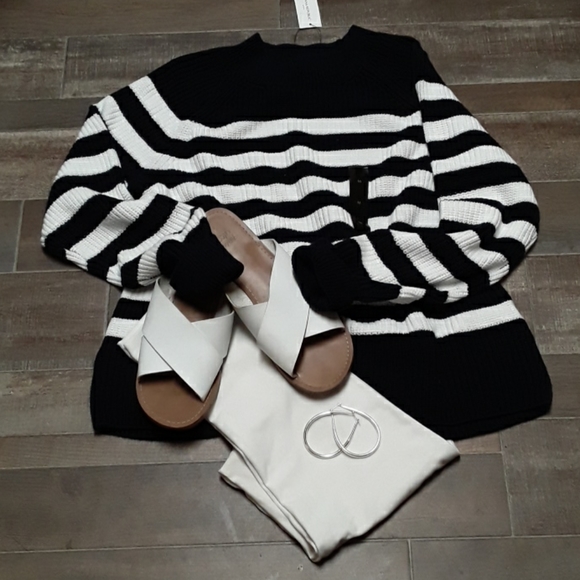 BANANA REPUBLIC STRIPED SWEATER - Picture 2 of 3